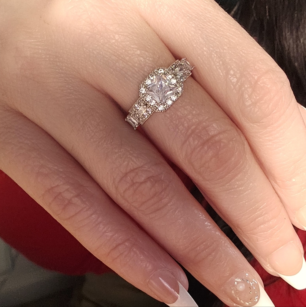 Elegant Silver Women's Ring